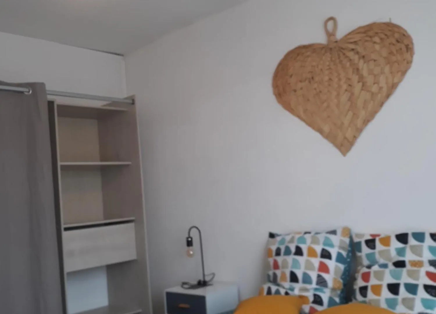 איסטרס Gite En Provence 0*,  צרפת